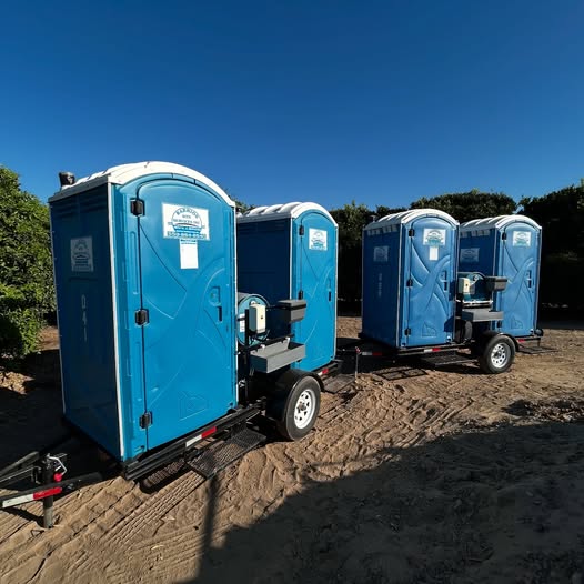 Standard porta potty rentals in porterville, CA owned and operated by rafael barrios